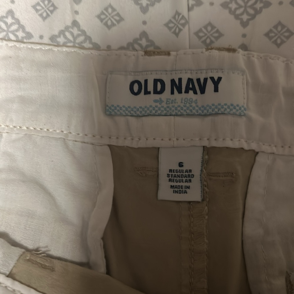 Old Navy Khaki Shorts - 6 - Picture 2 of 3